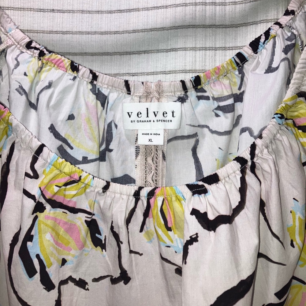Women’s XL Velvet by Graham & Spencer Puff Sleeve Zoey print Blouse - Picture 4 of 15